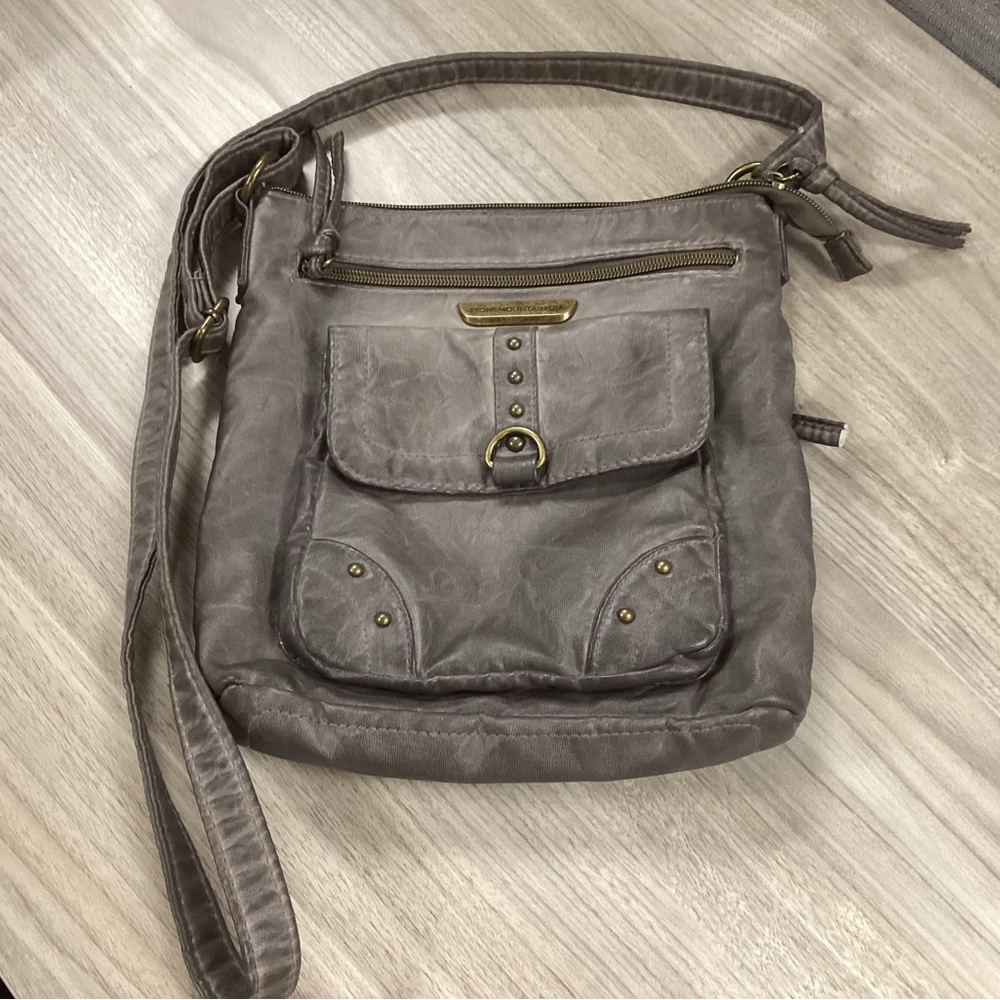 Stone Mountain USA cross body.